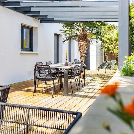 La Petite Californie An Enchanting Getaway In * אנגלה